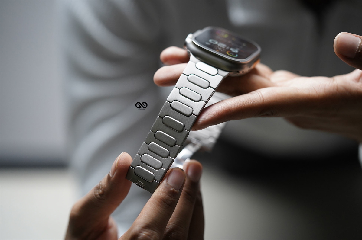Real Titanium Edition Band 2.0 For Apple Watch 49 MM (Series Ultra/Ultra 2/Ultra 3) 6 Real Titanium Edition Band 2.0 For Apple Watch 49 MM (Series Ultra/Ultra 2/Ultra 3) - Image 6